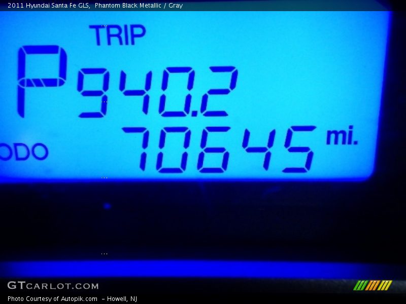 Phantom Black Metallic / Gray 2011 Hyundai Santa Fe GLS