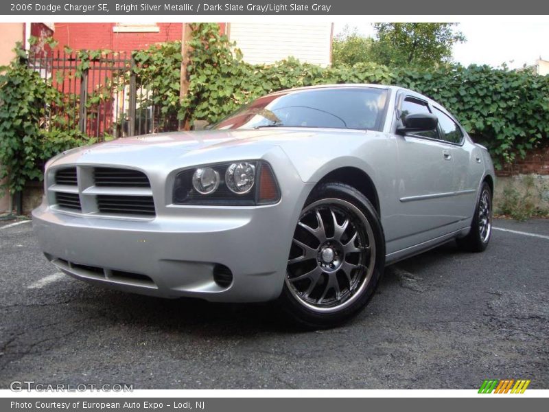 Bright Silver Metallic / Dark Slate Gray/Light Slate Gray 2006 Dodge Charger SE