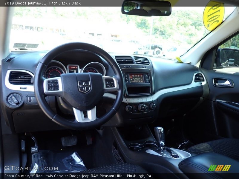 Pitch Black / Black 2019 Dodge Journey SE