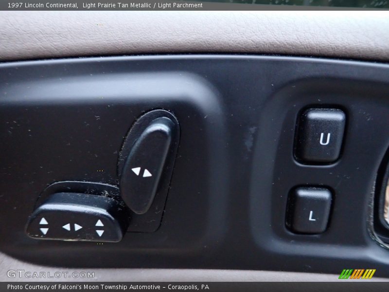 Front Seat of 1997 Continental 