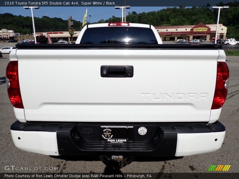 Super White / Black 2016 Toyota Tundra SR5 Double Cab 4x4
