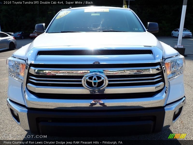 Super White / Black 2016 Toyota Tundra SR5 Double Cab 4x4