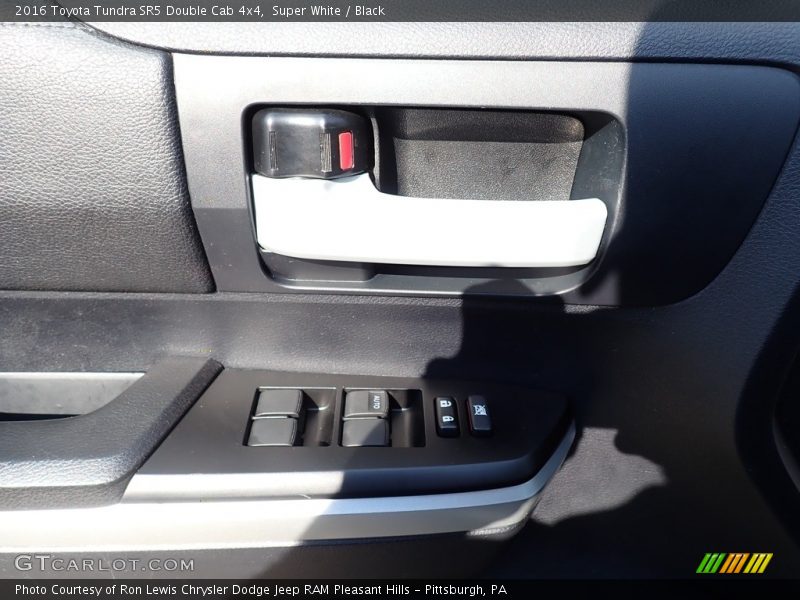 Super White / Black 2016 Toyota Tundra SR5 Double Cab 4x4