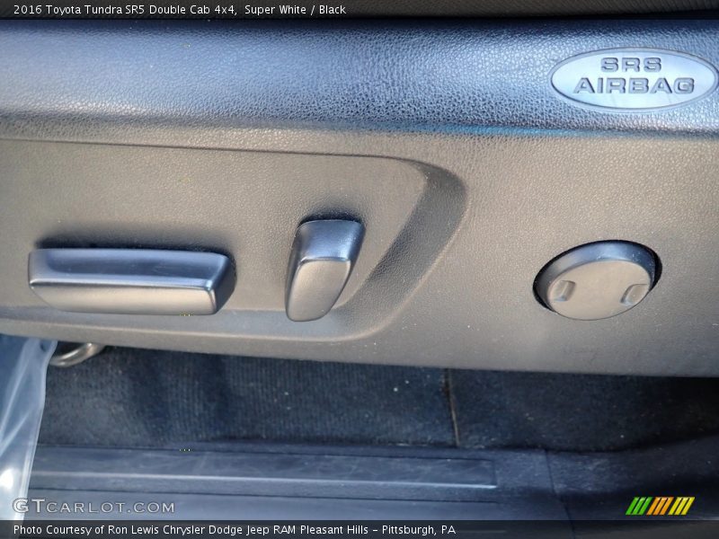 Super White / Black 2016 Toyota Tundra SR5 Double Cab 4x4