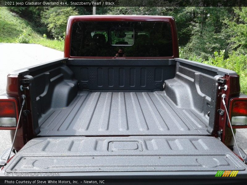 Snazzberry Pearl / Black 2021 Jeep Gladiator Overland 4x4