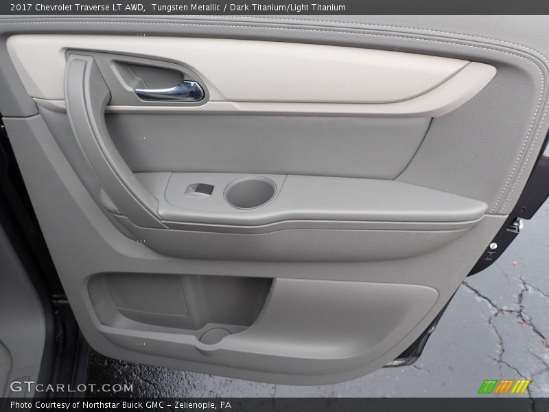Tungsten Metallic / Dark Titanium/Light Titanium 2017 Chevrolet Traverse LT AWD