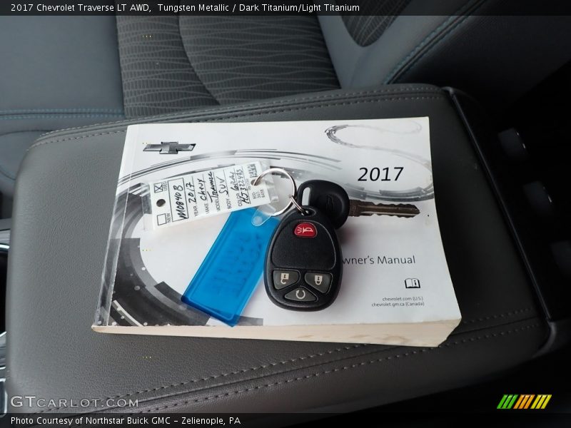 Tungsten Metallic / Dark Titanium/Light Titanium 2017 Chevrolet Traverse LT AWD