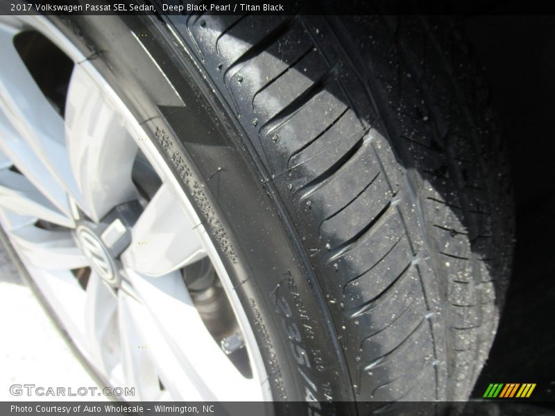 Deep Black Pearl / Titan Black 2017 Volkswagen Passat SEL Sedan
