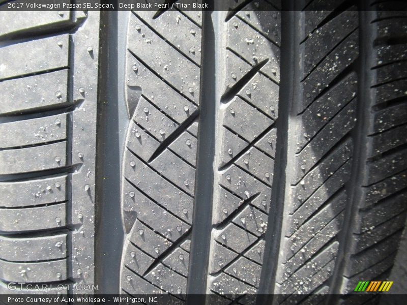 Deep Black Pearl / Titan Black 2017 Volkswagen Passat SEL Sedan