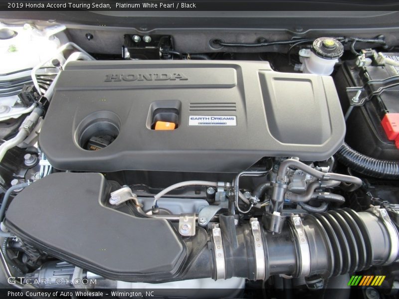 Platinum White Pearl / Black 2019 Honda Accord Touring Sedan