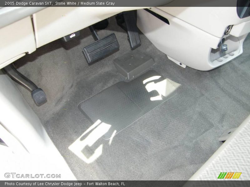 Stone White / Medium Slate Gray 2005 Dodge Caravan SXT