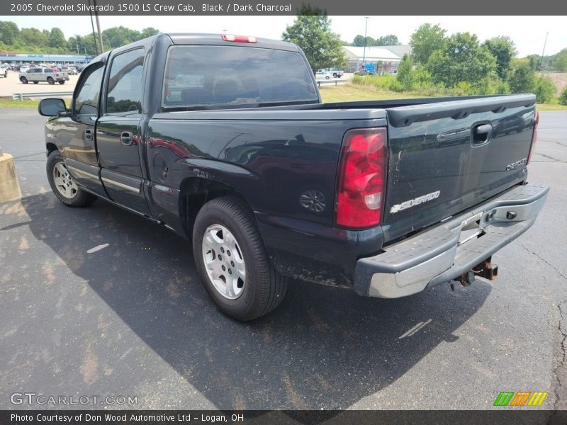 Black / Dark Charcoal 2005 Chevrolet Silverado 1500 LS Crew Cab