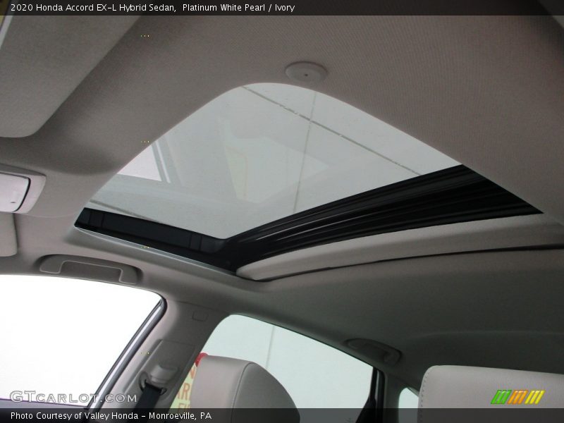 Sunroof of 2020 Accord EX-L Hybrid Sedan