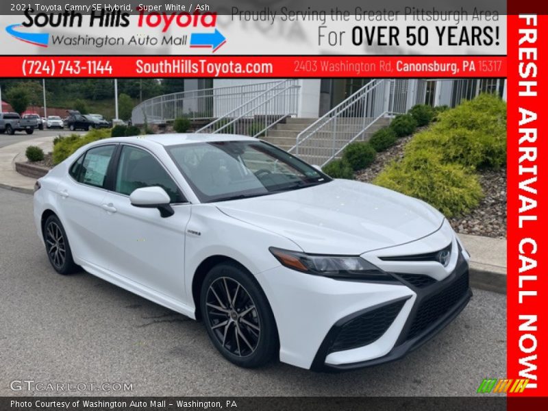 Super White / Ash 2021 Toyota Camry SE Hybrid