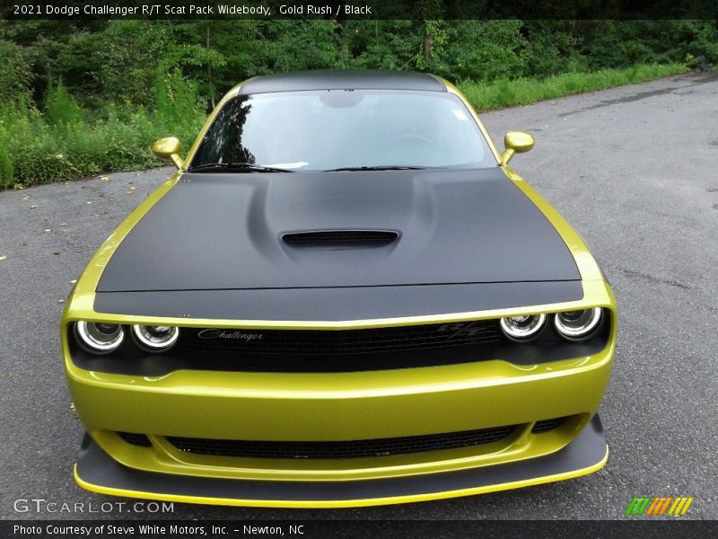 Gold Rush / Black 2021 Dodge Challenger R/T Scat Pack Widebody
