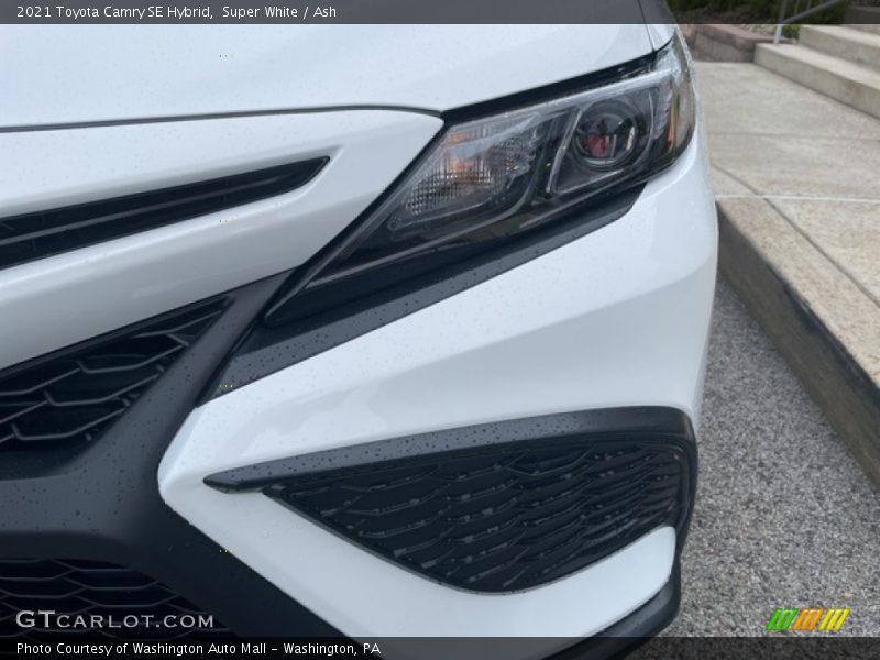 Super White / Ash 2021 Toyota Camry SE Hybrid