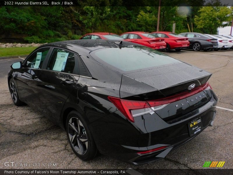Black / Black 2022 Hyundai Elantra SEL