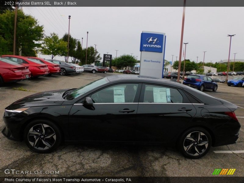 Black / Black 2022 Hyundai Elantra SEL