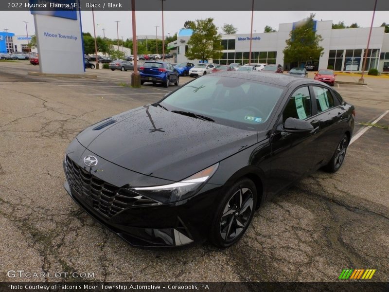 Black / Black 2022 Hyundai Elantra SEL