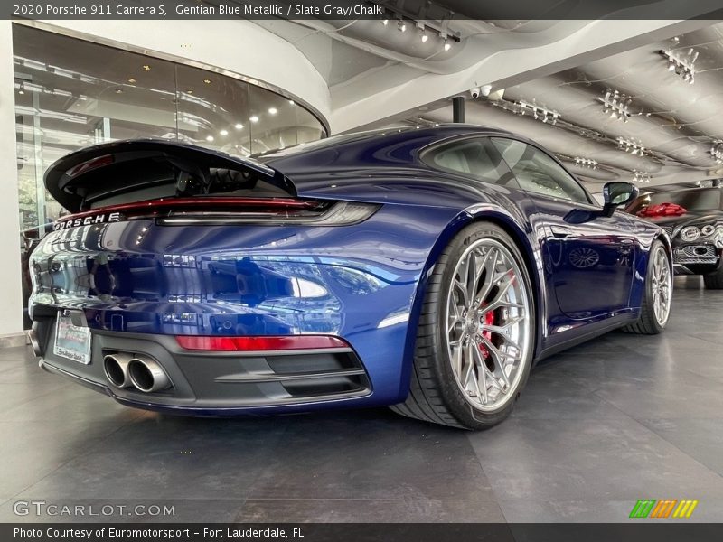 Exhaust of 2020 911 Carrera S