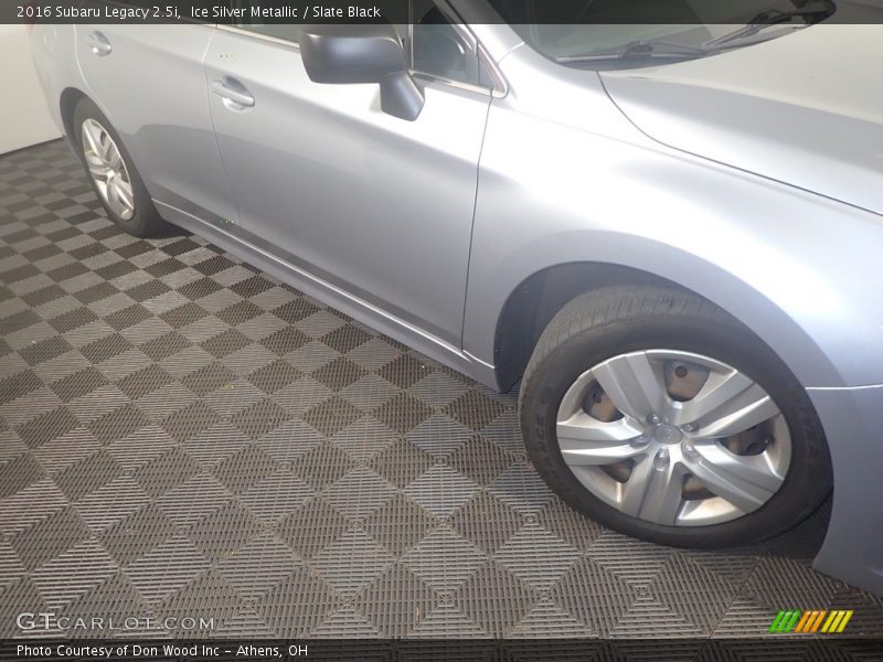 Ice Silver Metallic / Slate Black 2016 Subaru Legacy 2.5i