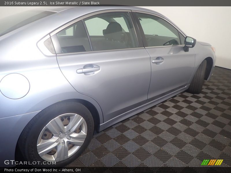 Ice Silver Metallic / Slate Black 2016 Subaru Legacy 2.5i