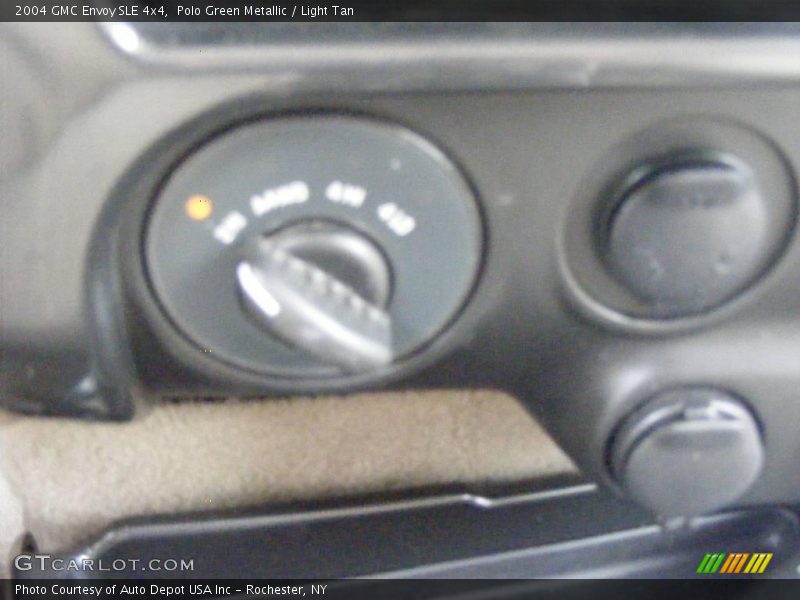 Polo Green Metallic / Light Tan 2004 GMC Envoy SLE 4x4