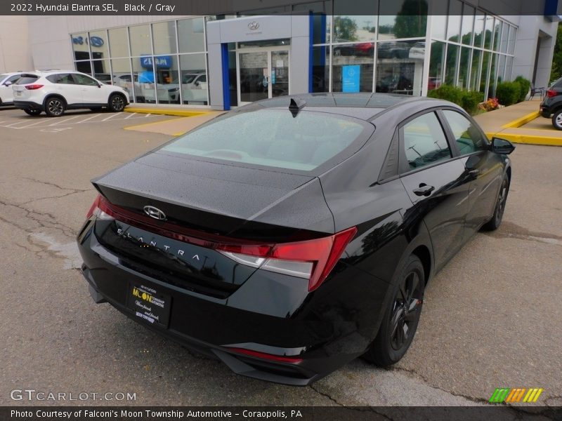 Black / Gray 2022 Hyundai Elantra SEL
