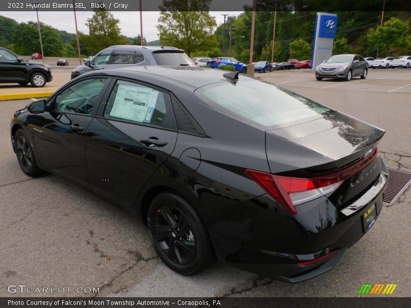 Black / Gray 2022 Hyundai Elantra SEL