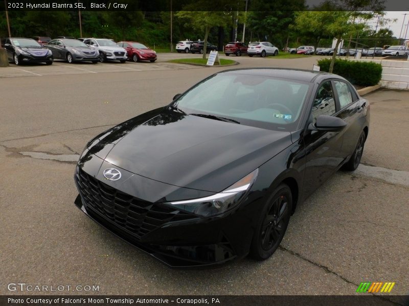Black / Gray 2022 Hyundai Elantra SEL