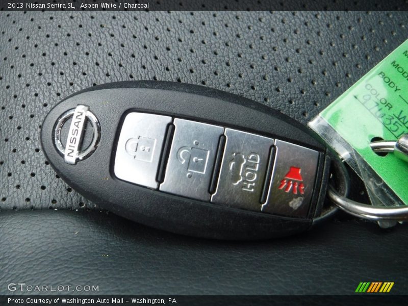 Aspen White / Charcoal 2013 Nissan Sentra SL