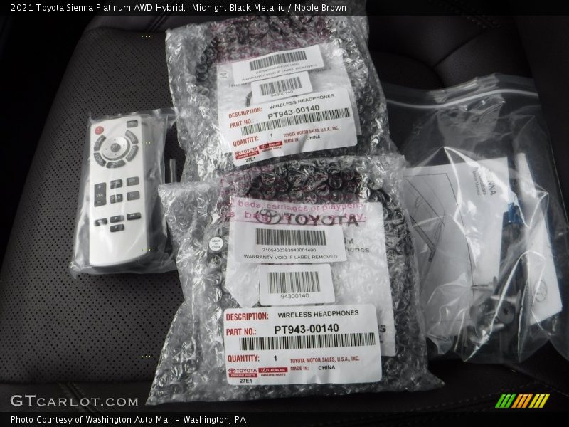 Midnight Black Metallic / Noble Brown 2021 Toyota Sienna Platinum AWD Hybrid