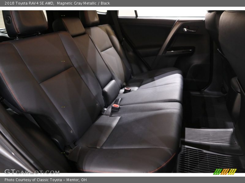 Magnetic Gray Metallic / Black 2018 Toyota RAV4 SE AWD