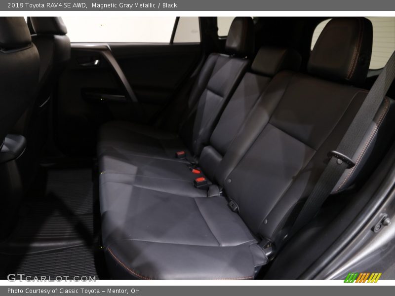 Magnetic Gray Metallic / Black 2018 Toyota RAV4 SE AWD