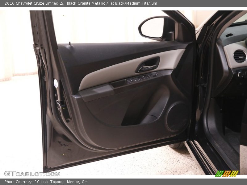 Black Granite Metallic / Jet Black/Medium Titanium 2016 Chevrolet Cruze Limited LS