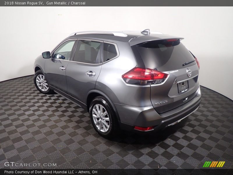 Gun Metallic / Charcoal 2018 Nissan Rogue SV