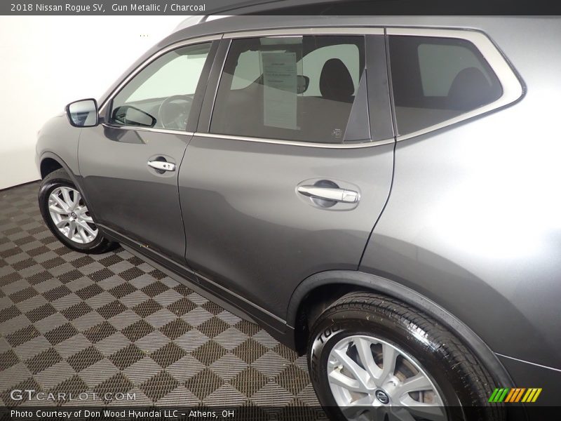 Gun Metallic / Charcoal 2018 Nissan Rogue SV