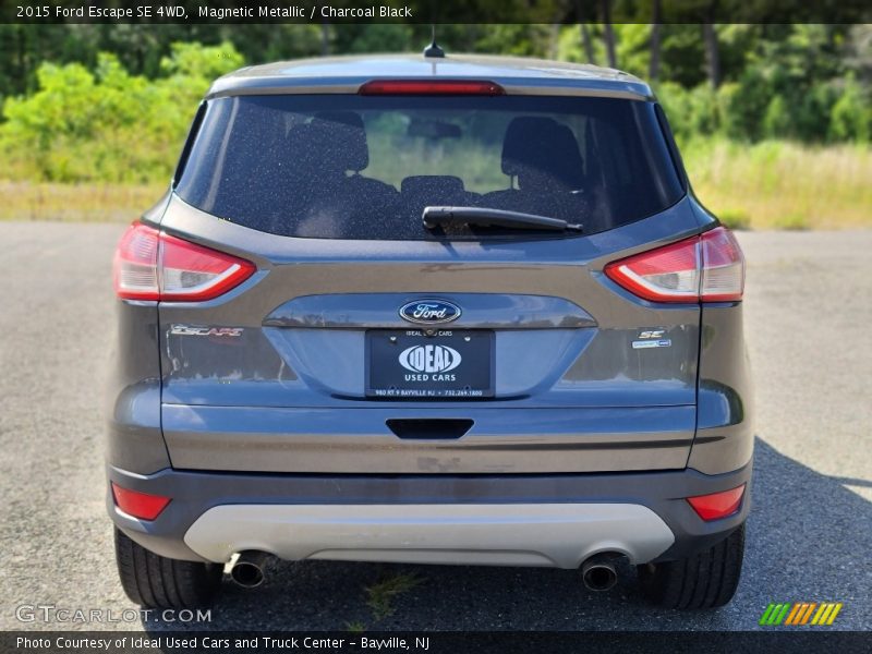 Magnetic Metallic / Charcoal Black 2015 Ford Escape SE 4WD