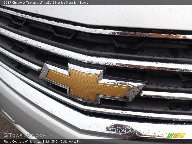 Silver Ice Metallic / Ebony 2017 Chevrolet Traverse LT AWD