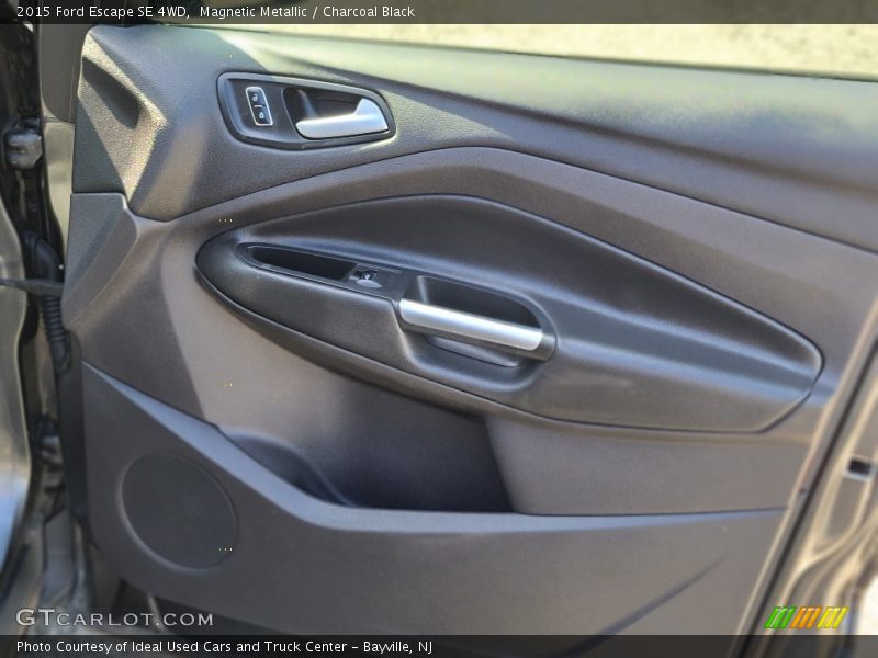 Magnetic Metallic / Charcoal Black 2015 Ford Escape SE 4WD