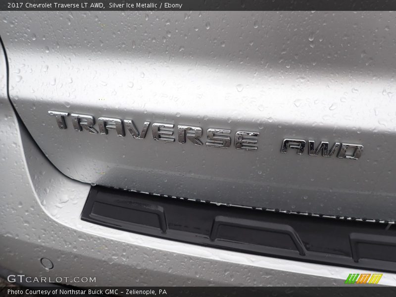 Silver Ice Metallic / Ebony 2017 Chevrolet Traverse LT AWD