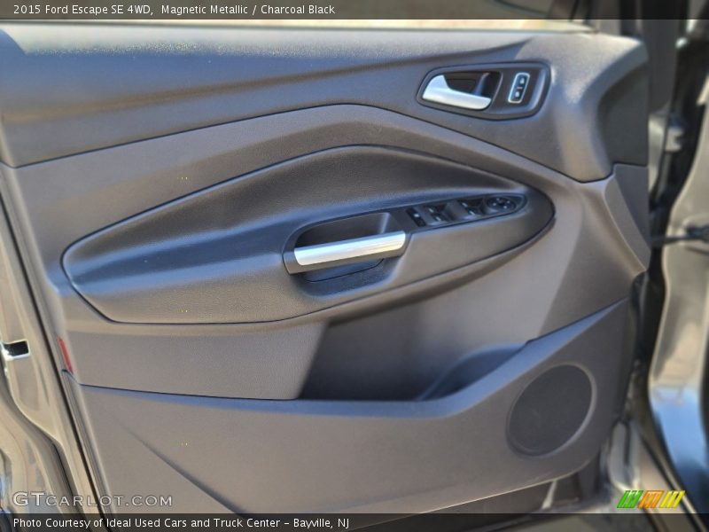 Magnetic Metallic / Charcoal Black 2015 Ford Escape SE 4WD