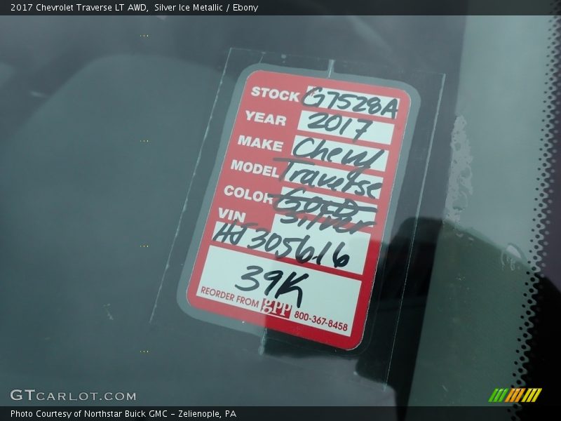 Silver Ice Metallic / Ebony 2017 Chevrolet Traverse LT AWD
