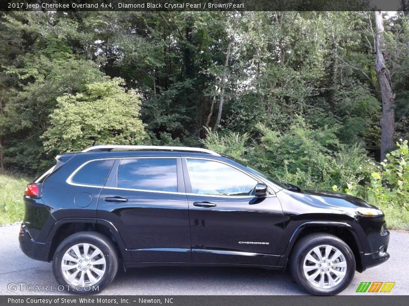  2017 Cherokee Overland 4x4 Diamond Black Crystal Pearl