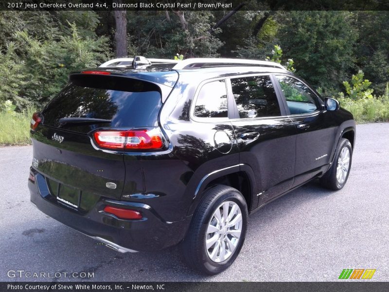  2017 Cherokee Overland 4x4 Diamond Black Crystal Pearl