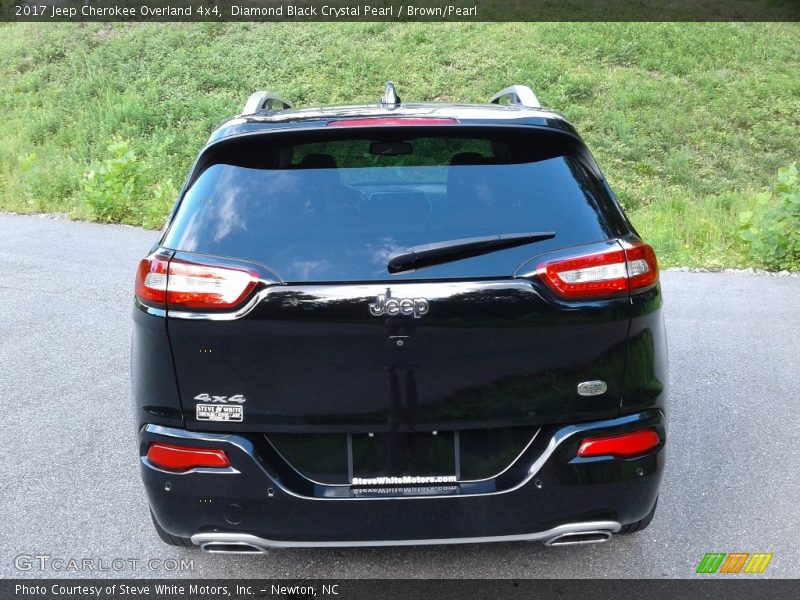 Diamond Black Crystal Pearl / Brown/Pearl 2017 Jeep Cherokee Overland 4x4