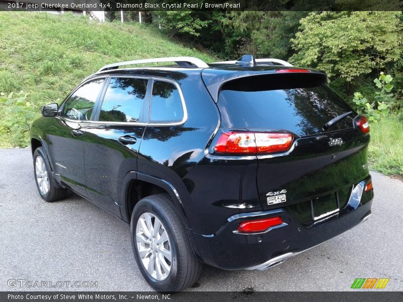  2017 Cherokee Overland 4x4 Diamond Black Crystal Pearl