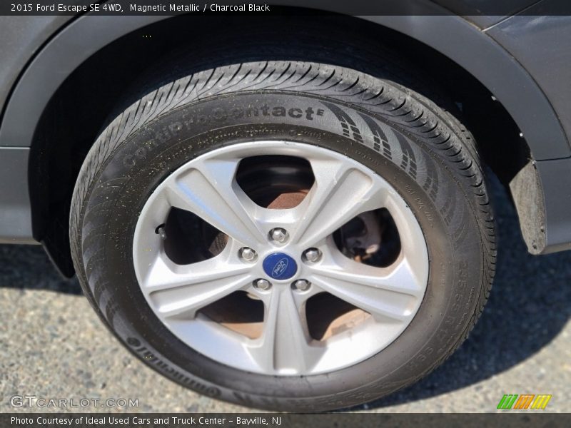 Magnetic Metallic / Charcoal Black 2015 Ford Escape SE 4WD