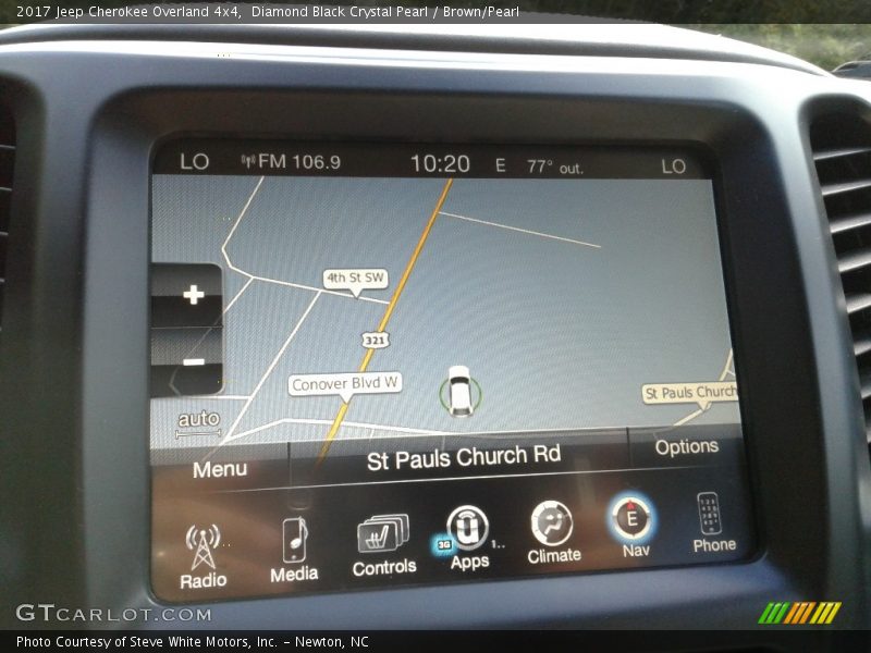 Navigation of 2017 Cherokee Overland 4x4