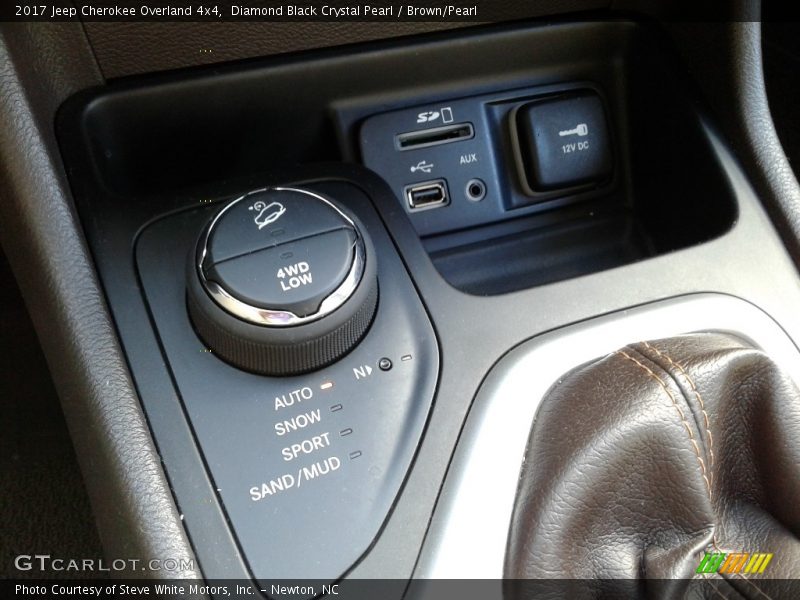Controls of 2017 Cherokee Overland 4x4